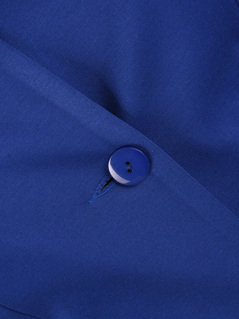 Elegancki żakiet damski do sukienki chabrowy – prosty fason z wyszczuplającymi zaszewkami 19040