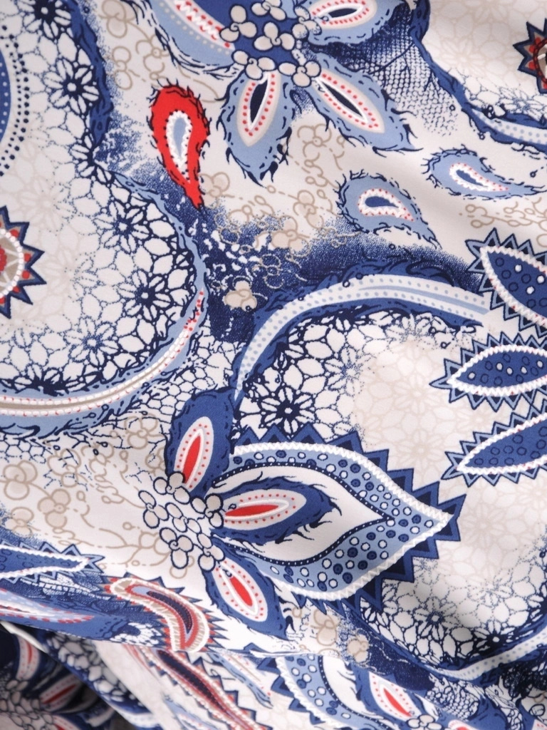 Stylowa bluzka plus size w granatowo-czerwone paisley – wysmuklający prosty fason na lato i jesień 39110