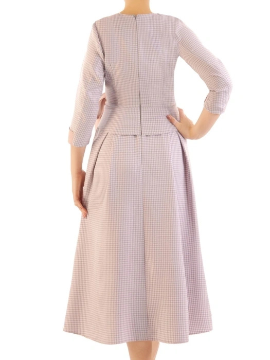 Elegancka sukienka rozkloszowana midi w pepitkę – kobiecy krój z wiązaniem w pasie 34682