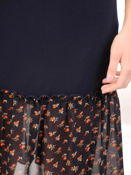 Elegancka sukienka syrenka midi w kwiatowy wzór – efektowne rękawy z kokardami 31718