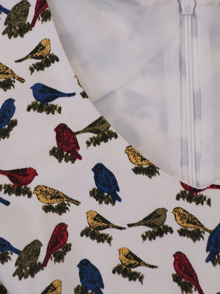 Letnia sukienka midi w zwierzęcy wzór z dekoltem v-neck – prosty fason z rozcięciem z tyłu 6448