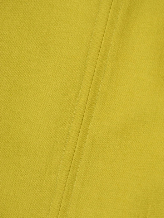 Elegancka sukienka wizytowa o prostym kroju w kolorze limonki – modelujące sylwetkę przeszycia 35744
