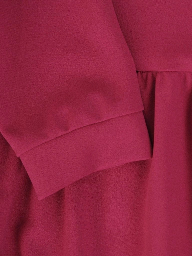 Rozkloszowana sukienka na wesele i andrzejki amarant – kobiecy fason modelujący sylwetkę 28161