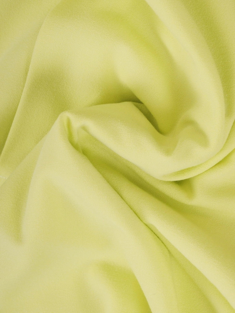 Limonkowa letnia sukienka do kolan z krótkim rękawem – prosta linia pięknie modelująca sylwetkę, z kieszeniami 36156