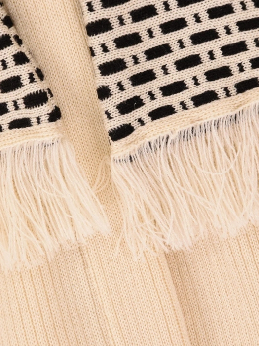 Elegancki sweter damski na jesień z kołnierzem – luźny krój maskujący biodra z ozdobnym zapięciem 42165