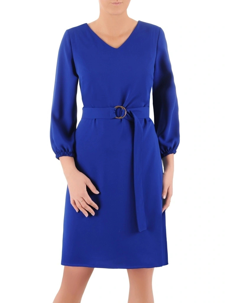 Elegancka sukienka koktajlowa midi w kolorze chabrowym – prosty fason z paskiem i bufiastym rękawem 38982