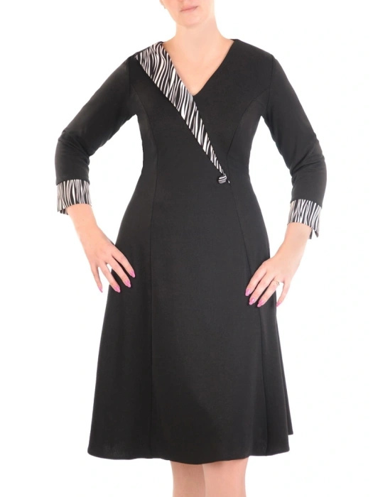 Czarna sukienka rozkloszowana midi z rękawem 3/4 – elegancka linia z akcentem w zwierzęcy wzór 33874