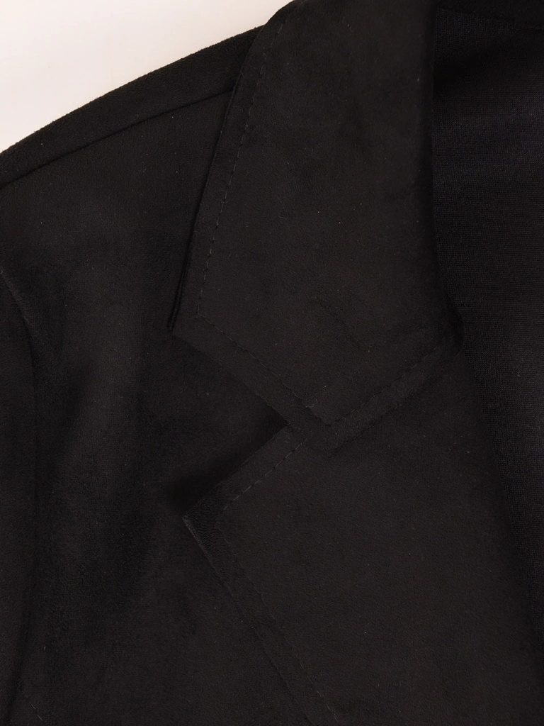 Elegancki czarny żakiet damski do sukienki – prosty fason z ozdobnymi przeszyciami 40430