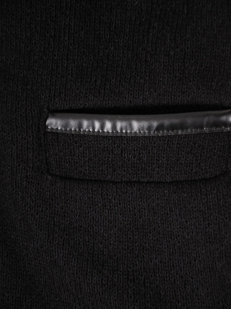 Elegancki sweter damski rozpinany czarny – modne wstawki z ekoskóry i prosty krój 38959
