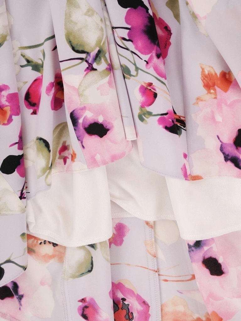 Elegancka sukienka rozkloszowana w kwiaty midi – kobiecy krój podkreślający talię 39401