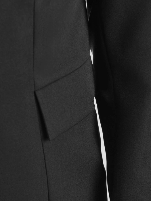 Czarny komplet damski z żakietem V-neck i spodniami wide leg – wysmuklający fason na biznes i wieczorne okazje 40472