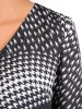 Elegancka sukienka trapezowa midi w biały wzór – kobiecy krój z rękawem 3/4 27826