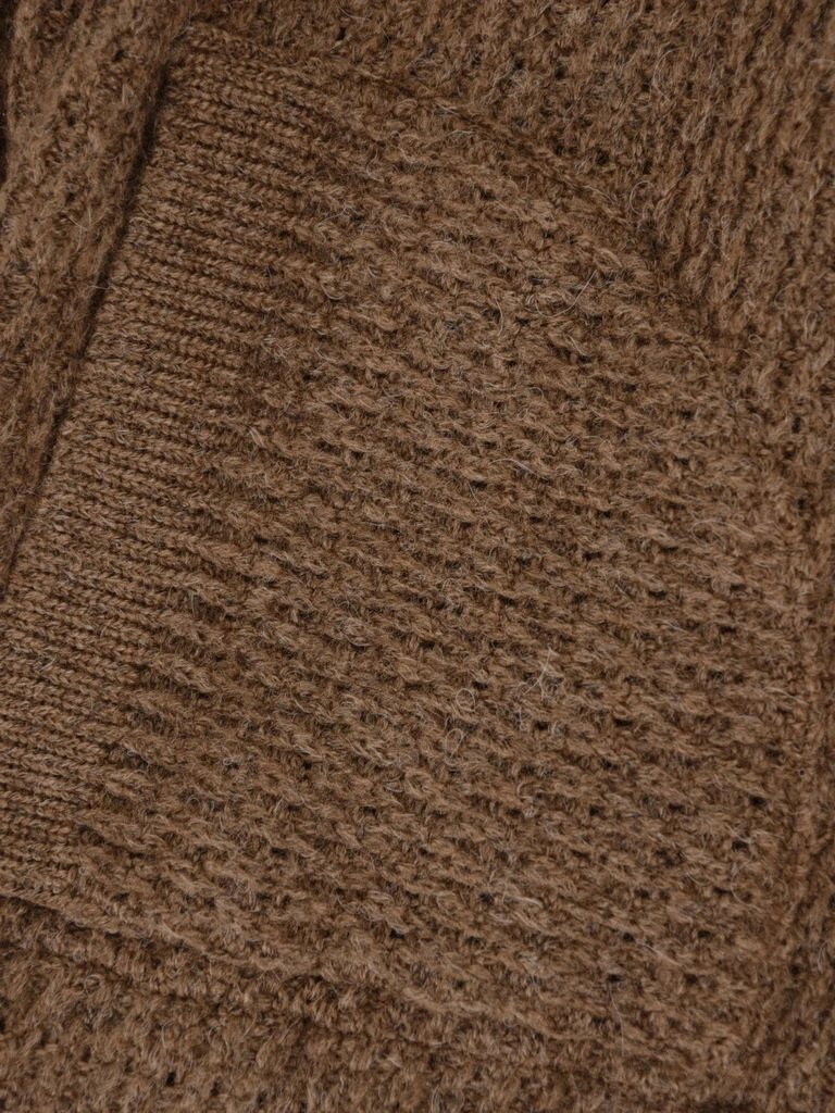Elegancki sweter damski rozpinany beżowy – prosty fason z bufiastymi rękawami 42176