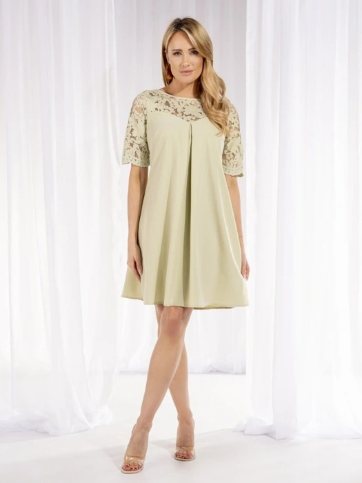 Elegancka pistacjowa sukienka trapezowa midi – kobieca koronka oraz fason dodający lekkości 37708