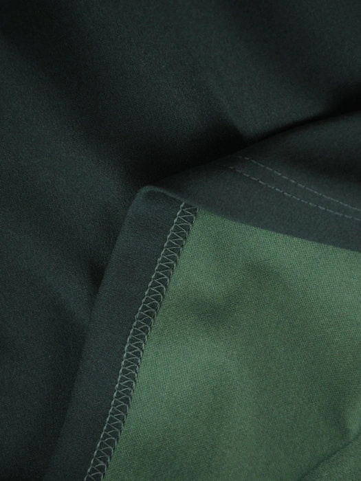 Ciemnozielona sukienka wizytowa tuba z dekoltem łódka – stylowe rękawy kimono z rozcięciami 39059