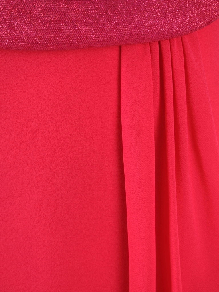Elegancka amarantowa sukienka na wesele z wycięciami na rękawach – rozkloszowany fason z błyszczącą górą 36443