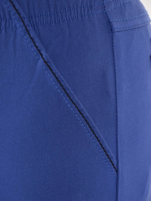 Eleganckie spodnie damskie na gumce chabrowe – dopasowany fason z suwakami modelujący sylwetkę 35350