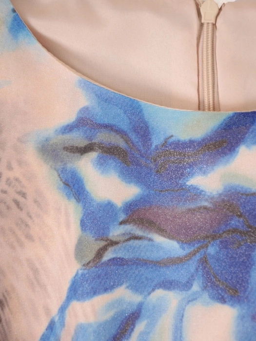 Rozkloszowana sukienka wieczorowa maxi w chabrowy print – wysmuklający fason ze srebrnym blaskiem 39799