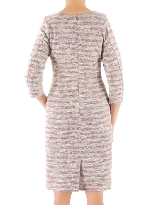 Wzorzysta sukienka midi z rękawem 3/4 – prosty fason z eleganckim kominem 38799