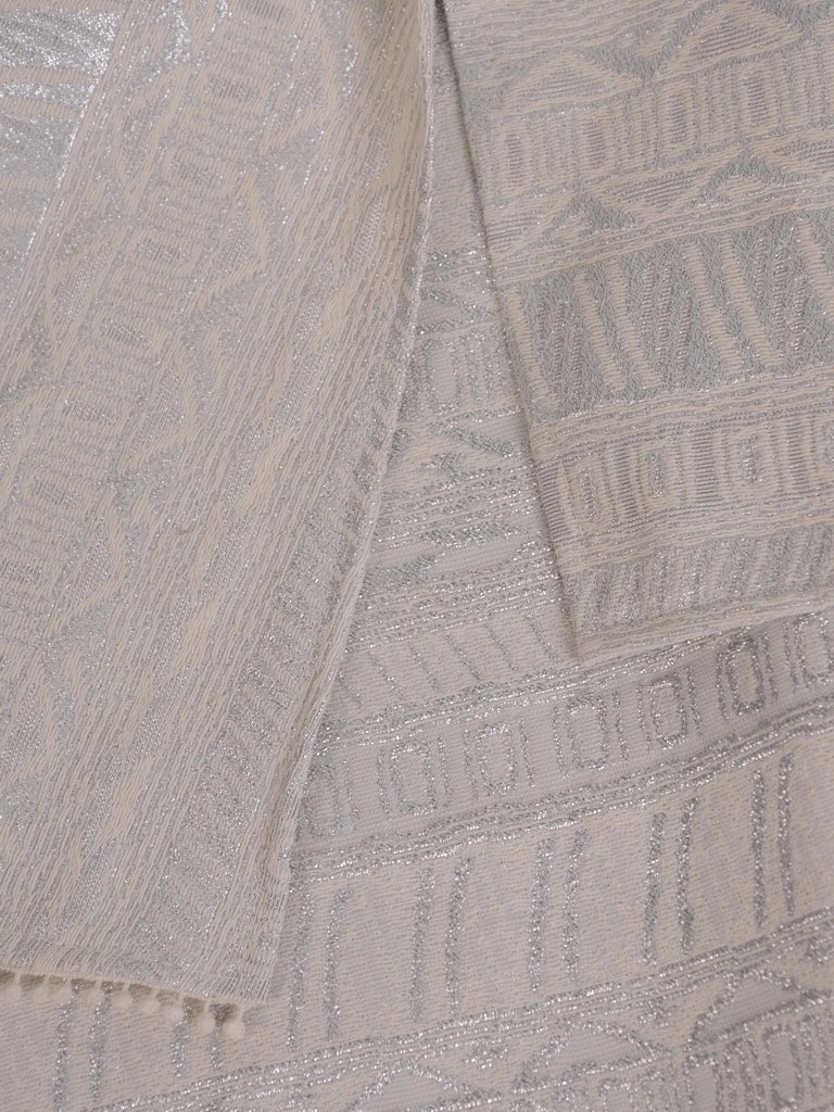 Połyskująca sukienka wieczorowa w odcieniach srebra – stylowe wiązanie pięknie modelujące talię 16632
