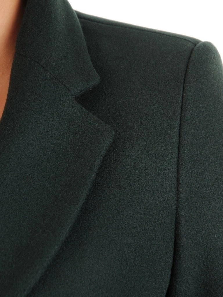 Elegancki płaszcz zimowy damski butelkowa zieleń – prosty krój z ozdobnymi klapami 27774