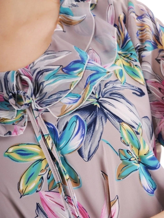 Elegancka szara bluzka wizytowa w kwiaty – prosty fason z szyfonowym detalem 35896