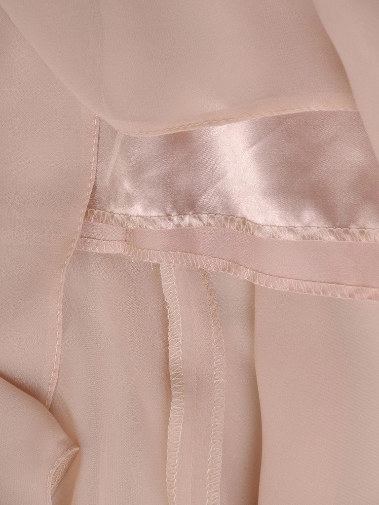Wizytowa sukienka rozkloszowana z dekoltem w serek beżowa – zwiewne rękawy kimono i pasek w talii 19775