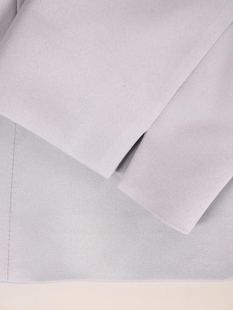 Elegancki popielaty żakiet z dekoltem w łódkę – prosty krój wysmuklający i rozświetlający 10508
