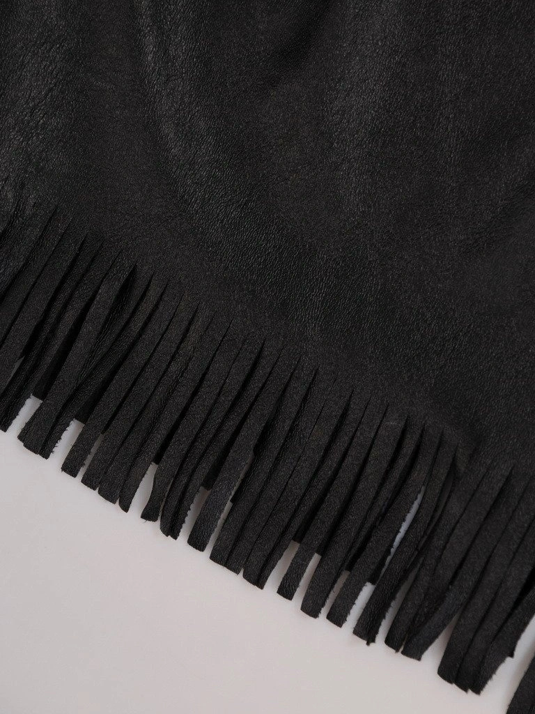 Elegancki czarny komplet damski ze spódnicą maxi – prosty krój z ozdobnym dekoltem 12608