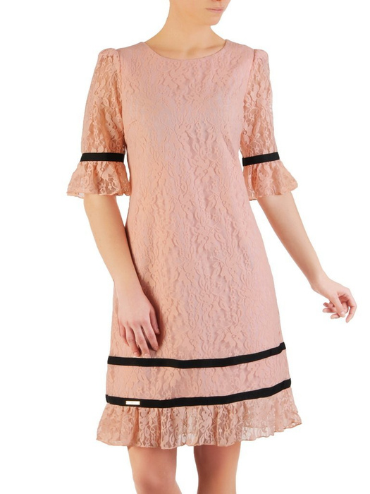Koronkowa sukienka z ozdobnymi falbankami 28417