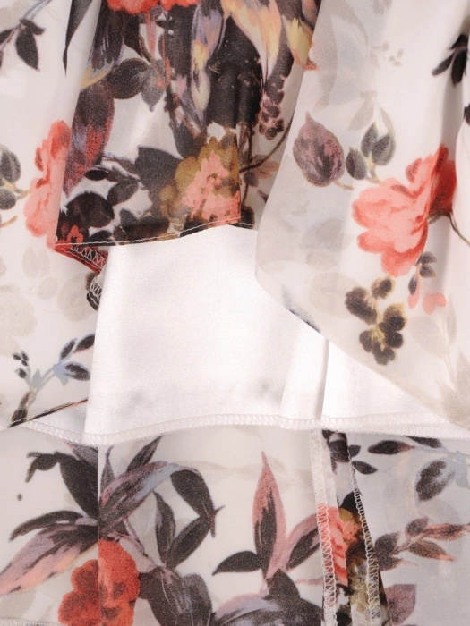 Elegancka sukienka koktajlowa midi w kwiaty rozkloszowana – zwiewne plisy wysmuklające sylwetkę 35982
