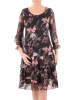 Czarna sukienka plus size w kwiaty – wyszczuplający fason midi z falbanami i rękawem 3/4 29049