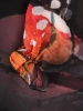 Wizytowa czarna sukienka trapezowa na andrzejki – tuszujący sylwetkę krój z dekoltem w serek 31316