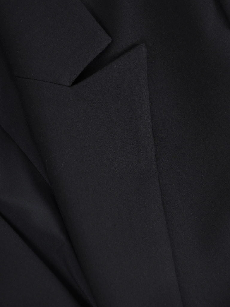 Elegancka czarna marynarka damska o prostym kroju – kobiecy akcent do sukienki z klasycznymi klapami 40682