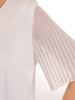 Biała sukienka z ozdobnymi, plisowanymi rękawami 32881
