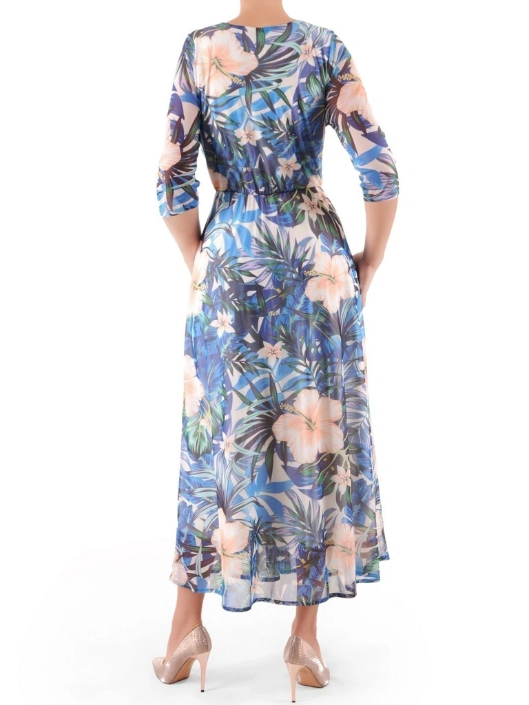Elegancka rozkloszowana sukienka maxi w kwiaty – wysmuklający kopertowy dekolt i rękaw 3/4 37956