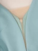Seledynowa sukienka rozkloszowana midi z dekoltem V – zwiewny fason wysmuklający sylwetkę 38498