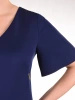 Elegancka granatowa sukienka midi o prostym kroju z dekoltem w serek – subtelnie modelująca sylwetkę do biura 41792