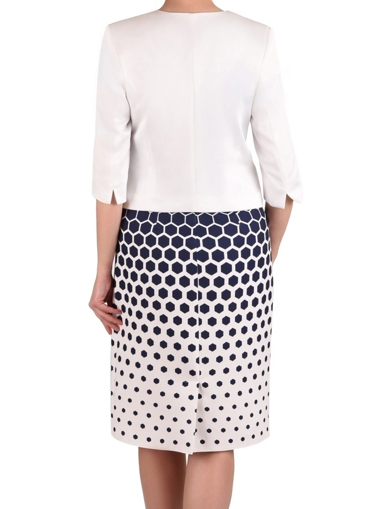 Elegancka sukienka midi w kontrastowy print o prostym kroju – wysmuklająca sylwetkę kreacja do biura 41544