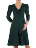 Kopertowa zielona sukienka, kreacja z modnym żabotem 25064