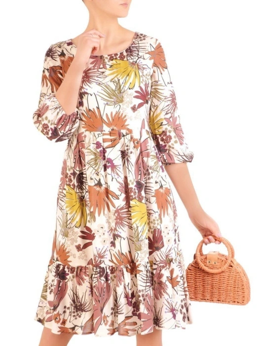 Jesienna sukienka rozkloszowana w kwiaty – optycznie wyszczuplający fason z rękawem 3/4 29528