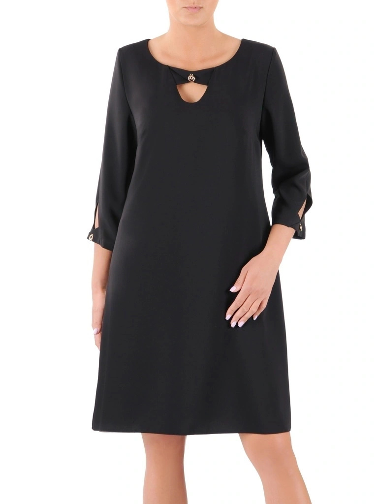 Elegancka czarna sukienka trapezowa midi z rękawem 3/4 – ozdobny dekolt i swobodny fason 38587
