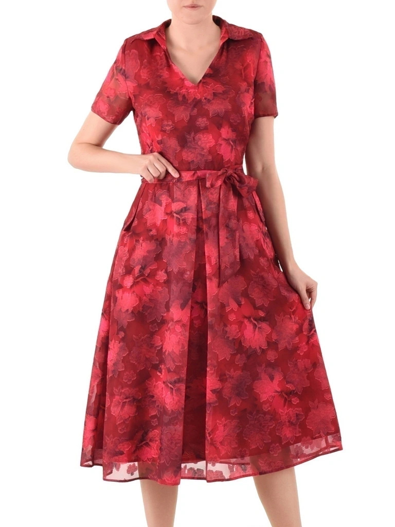 Elegancka bordowa sukienka koktajlowa w kwiaty – rozkloszowany fason midi pięknie podkreślający talię 39859