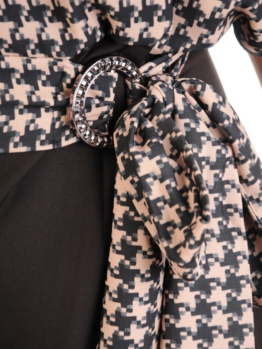 Elegancka sukienka wizytowa midi w pepitkę – prosty fason z kimonowym rękawem i dekoltem w serek 33893