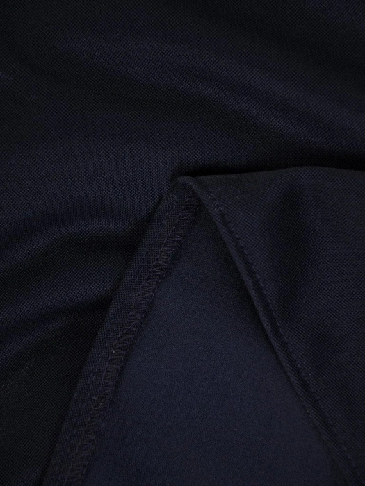 Elegancka granatowa kreacja rozkloszowana bez rękawów – wyszczuplające przeszycia i dekolt w serek 22476