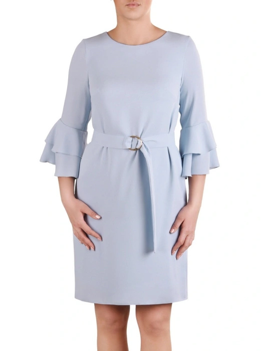 Błękitna kreacja trapezowa midi z paskiem – elegancki model z falbanami przy rękawach 3/4 41491