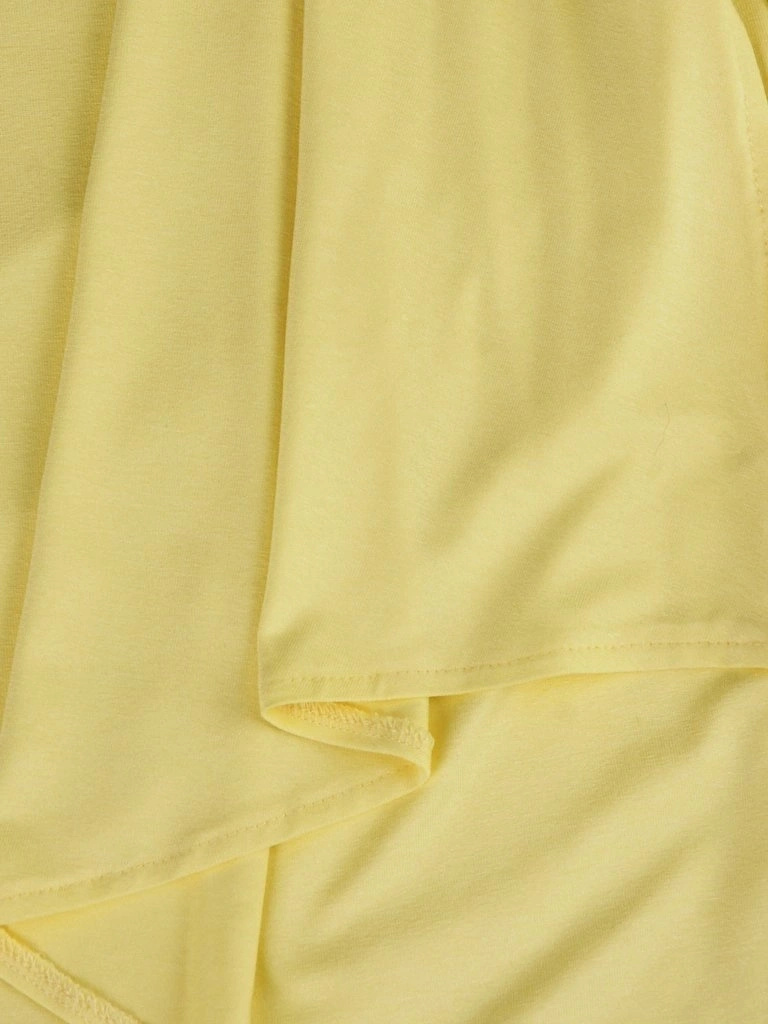 Elegancka żółta sukienka midi o prostym kroju – dekolt w łódkę i tuszująca talię warstwa 4027