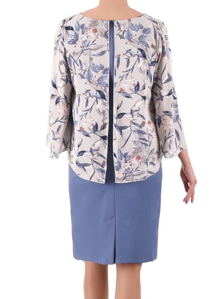 Elegancka niebieska sukienka w kwiaty midi – prosty krój z szykowną warstwą i broszką modelujący sylwetkę 28898