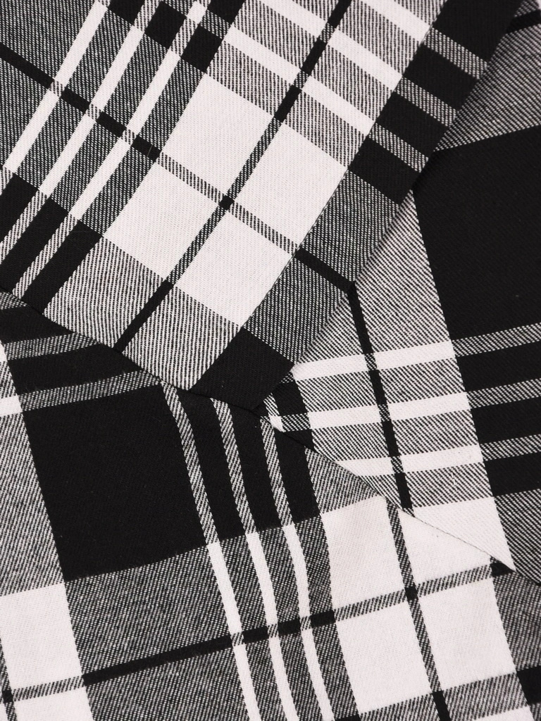 Elegancka sukienka biurowa w kratkę o prostym kroju – stylowa falbana i ozdobne guziki 40973